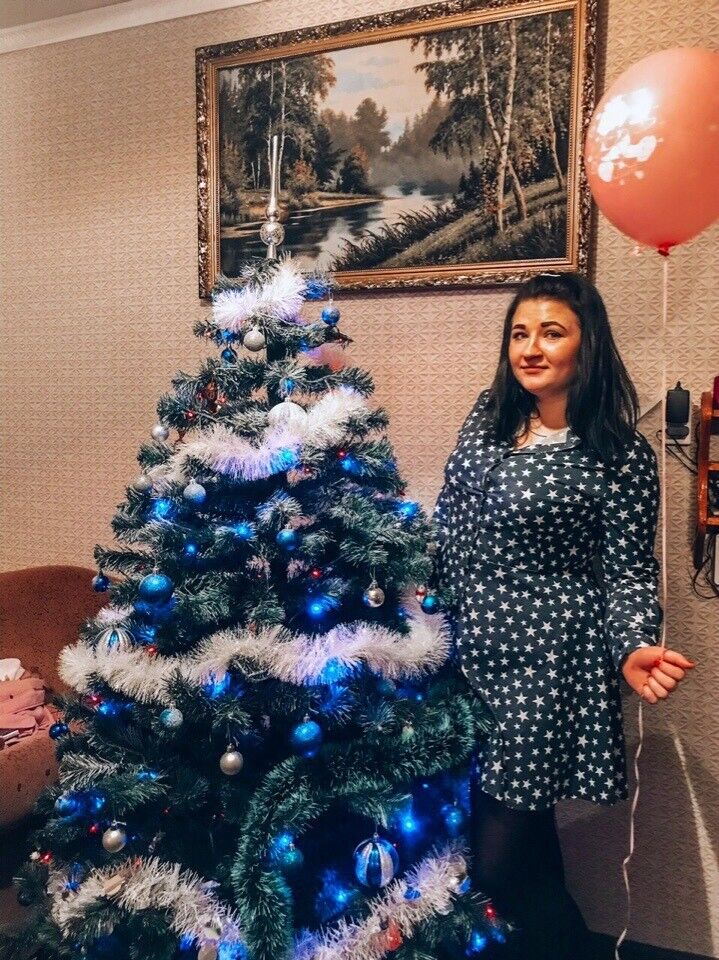  18777410  Veronika, 31 ,    