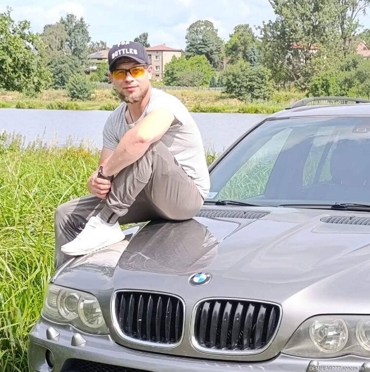  -,   Mario, 33 ,   ,   