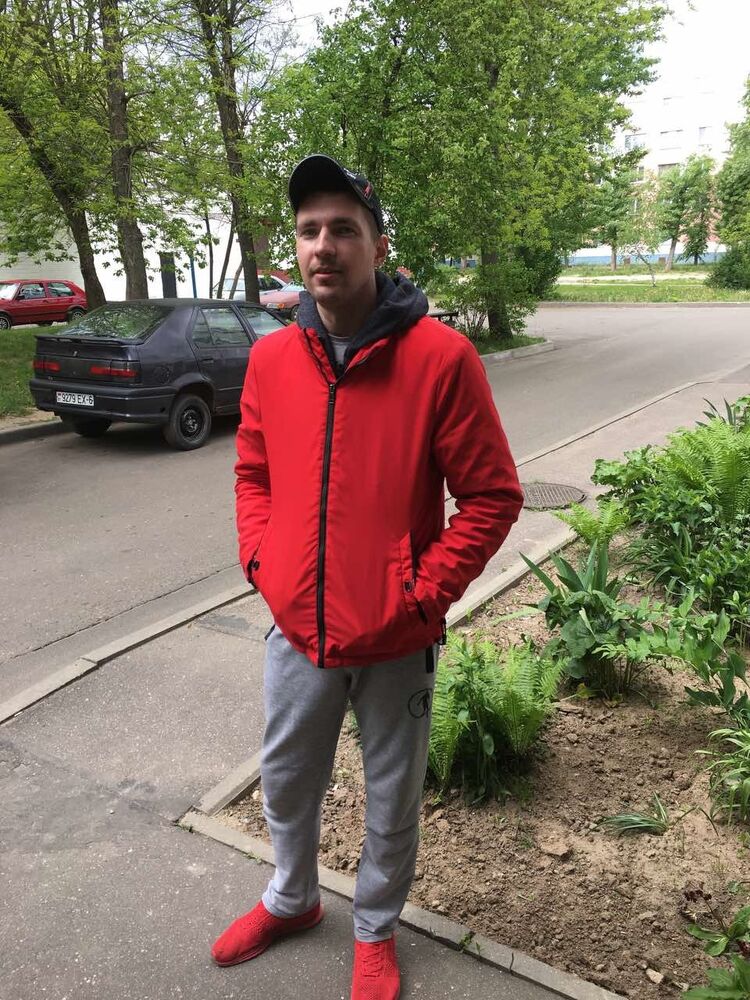  ,   Andrej, 37 ,   ,   , c 