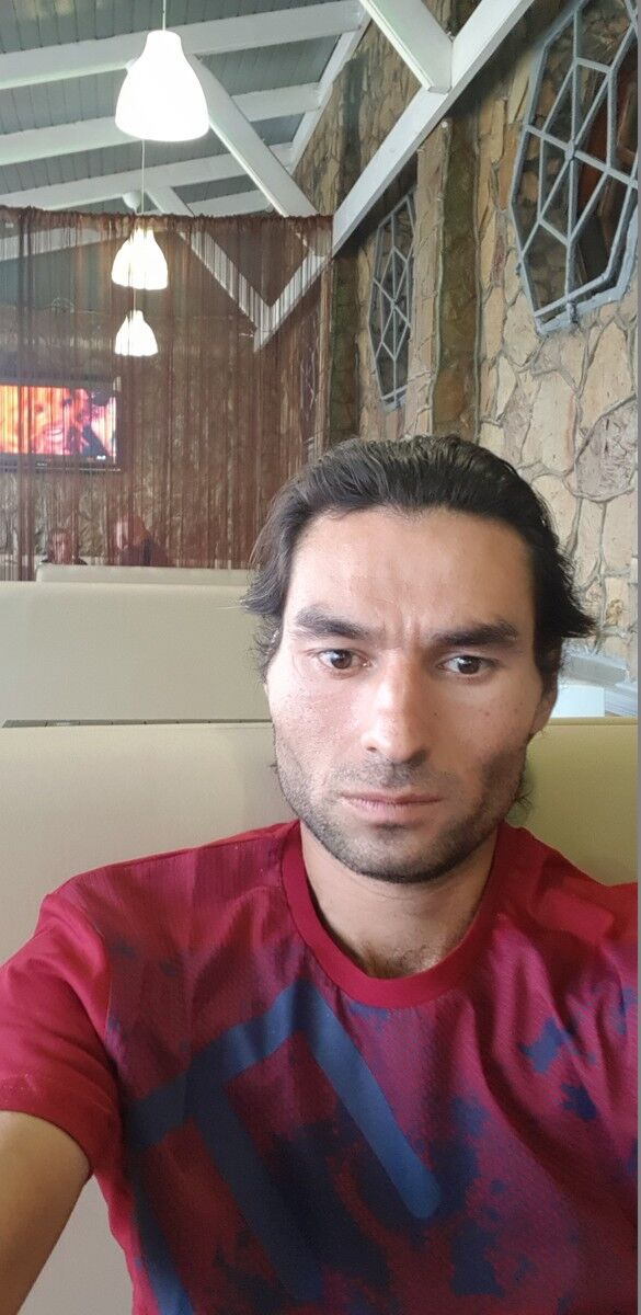  16908000  Ruslan, 44 ,    