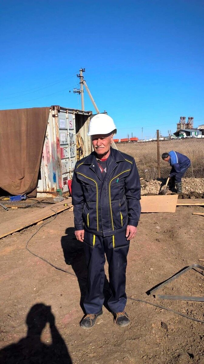  16813680  Aleksandr, 74 ,    