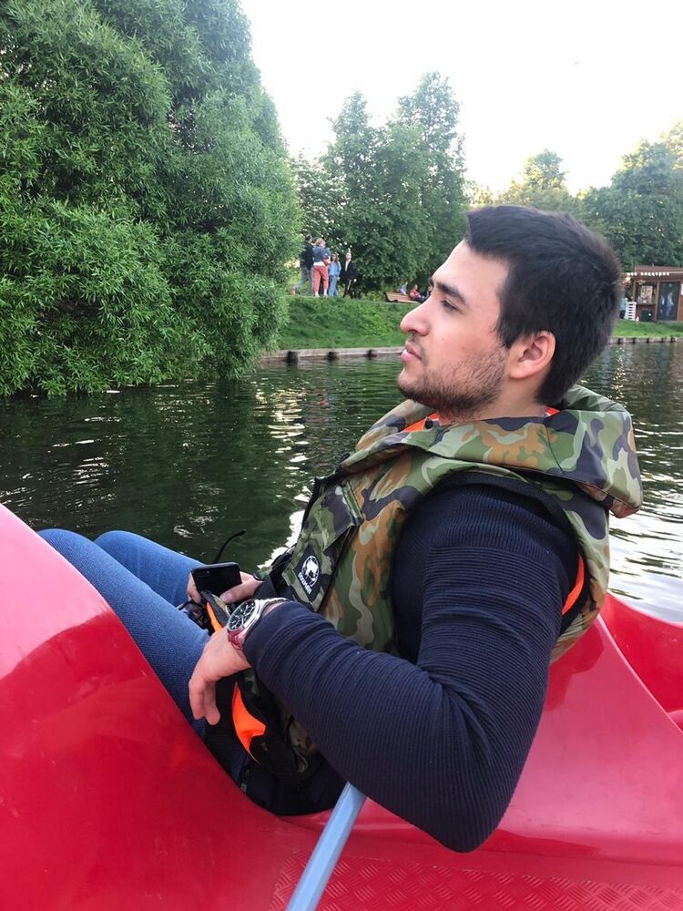  16902040  Artur, 30 ,    