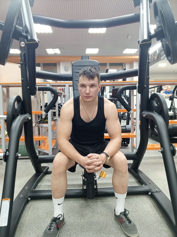  48708090  Vladimir, 26 ,    