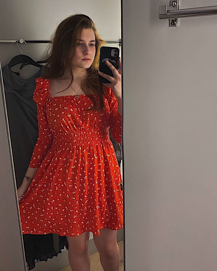  27076330  Anastasia, 21 ,    Aalst