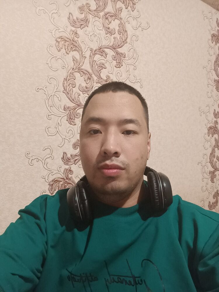  44609860  Nurik, 31 ,    