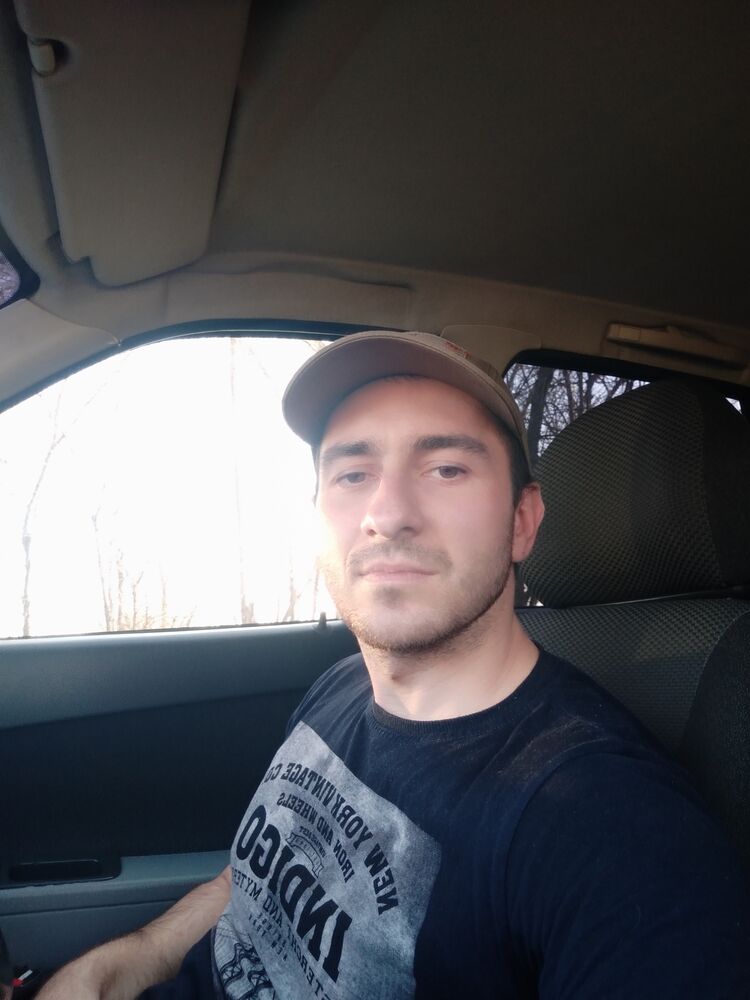  36873760  Alexander, 30 ,    