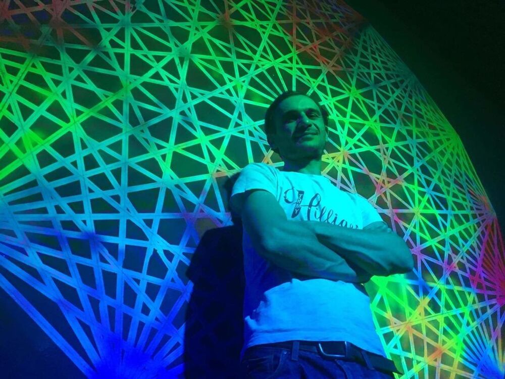  18959260  Gega, 45 ,    