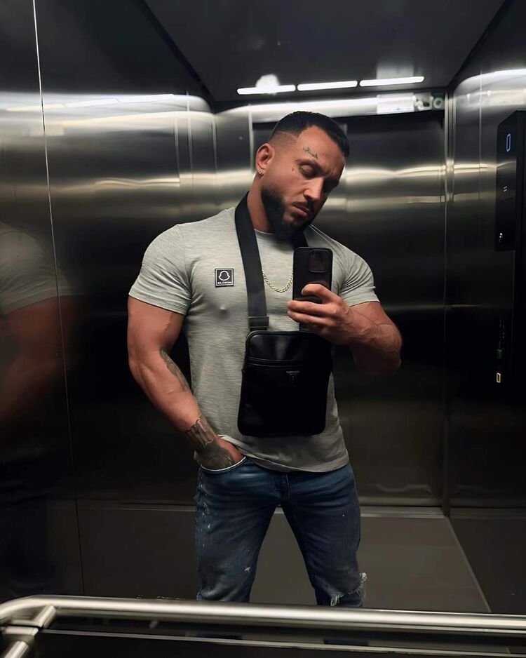  43446460  Lukasz, 30 ,    Bielany Wroclawskie