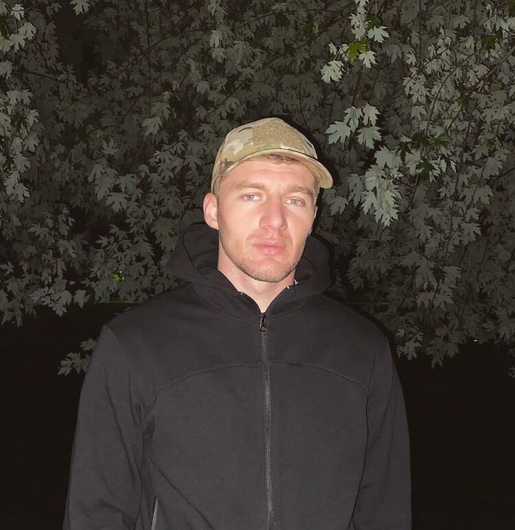  --,   David, 32 ,     