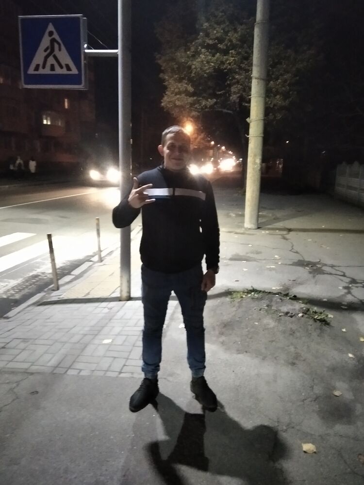  30414440  Saha, 32 ,    