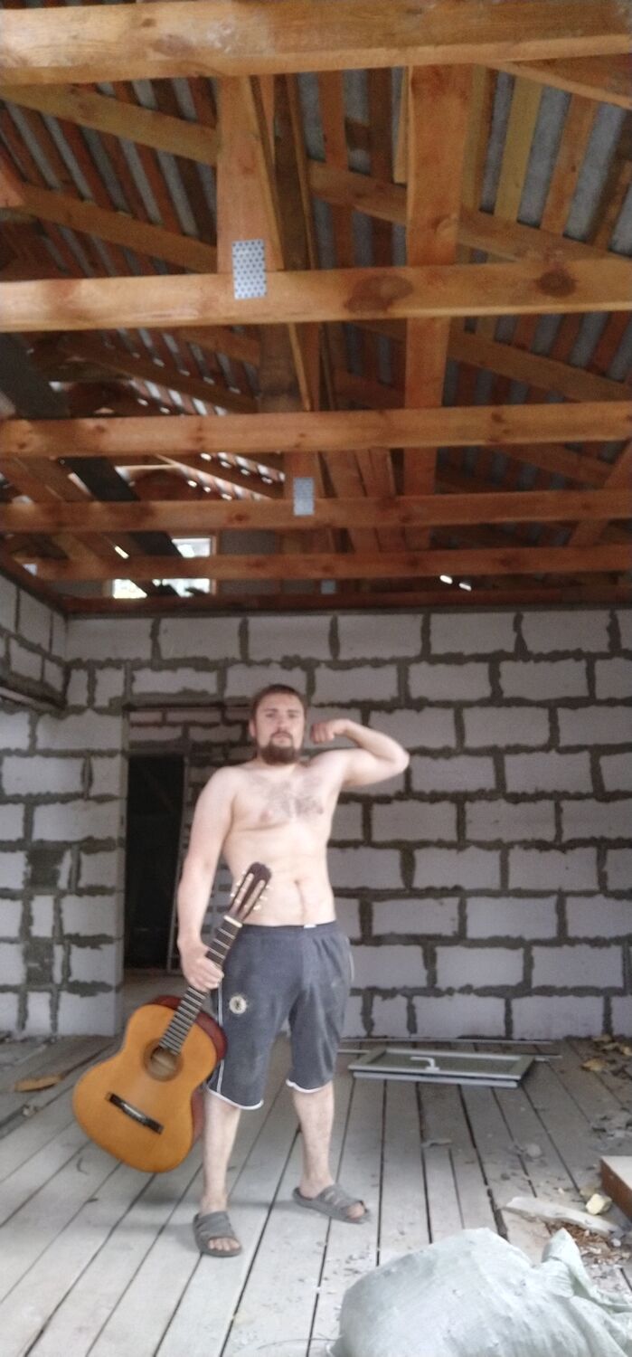  33348490  Daniel, 28 ,    