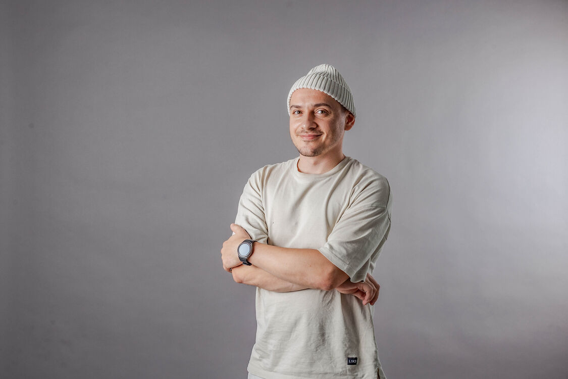  ,   Ruslan, 34 ,     