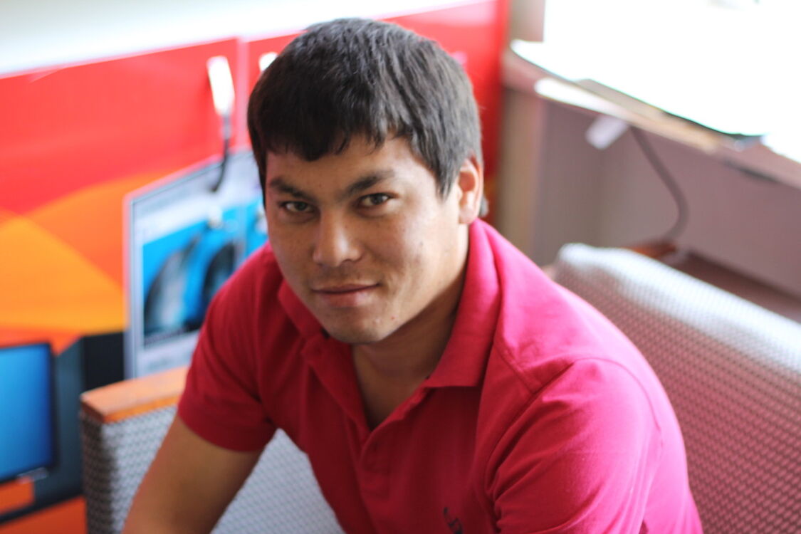  5285720  Nurbek, 32 ,    