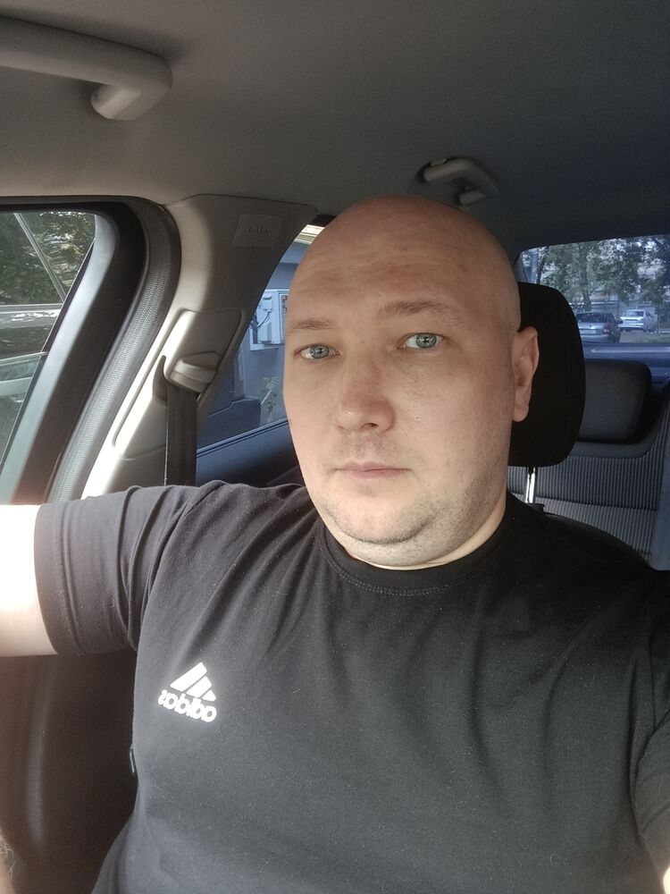  51518660  Dmitry, 39 ,    