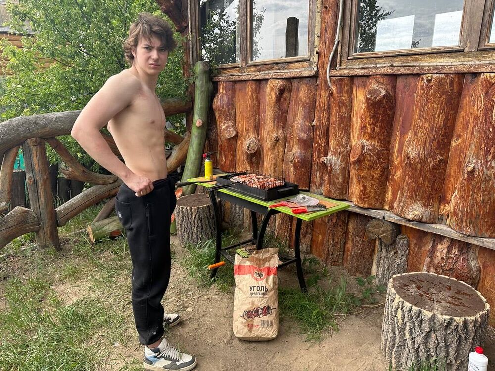  44092830  , 19 ,    -