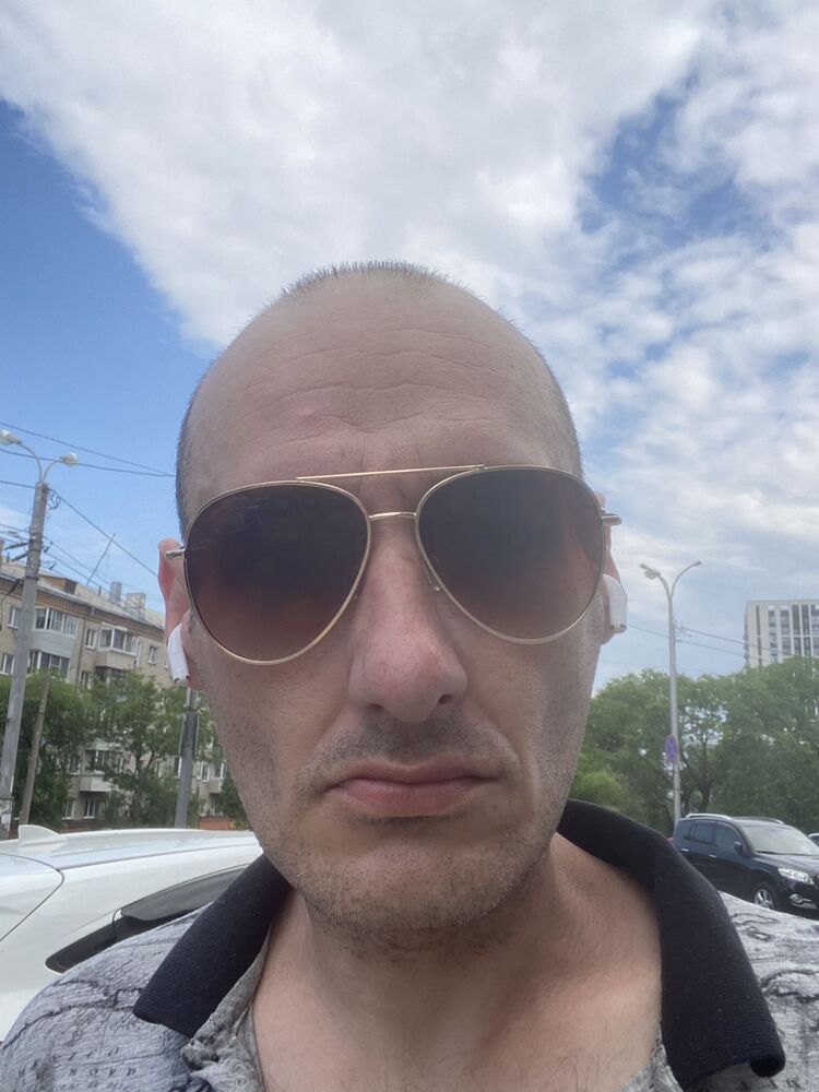  54466190  Denis, 39 ,    