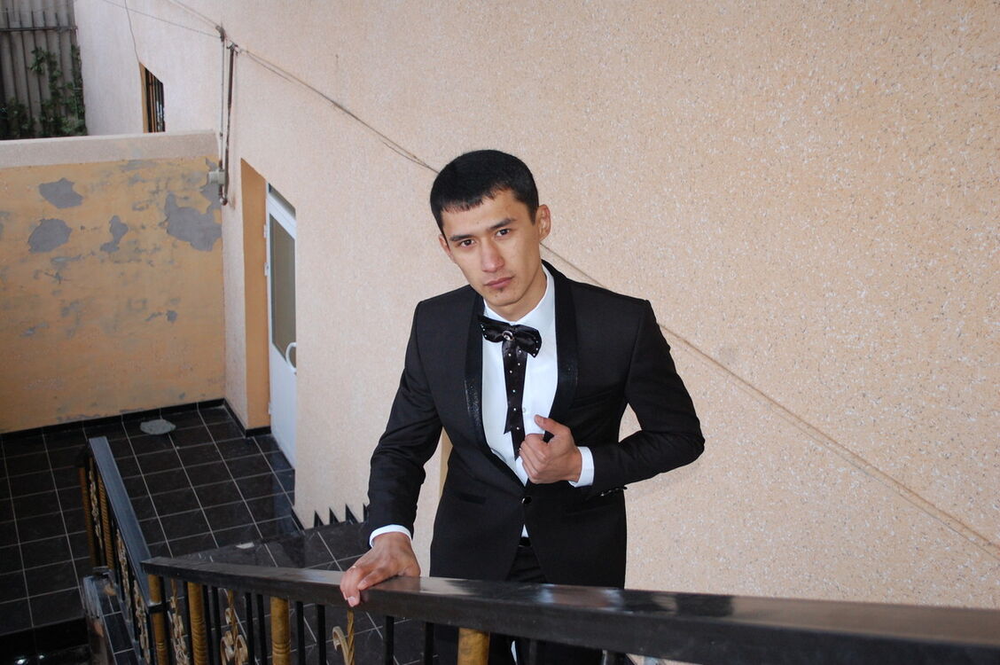  ,   Ilhom, 33 ,   ,   , c 