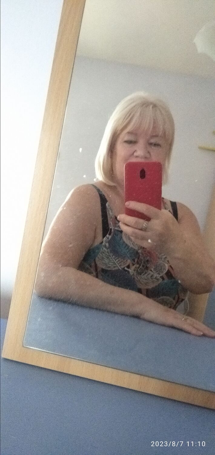  37795210  Natali, 64 ,    
