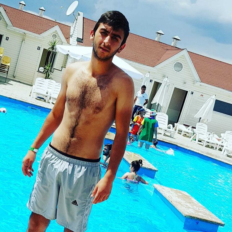  49044430  Arsen, 25 ,     