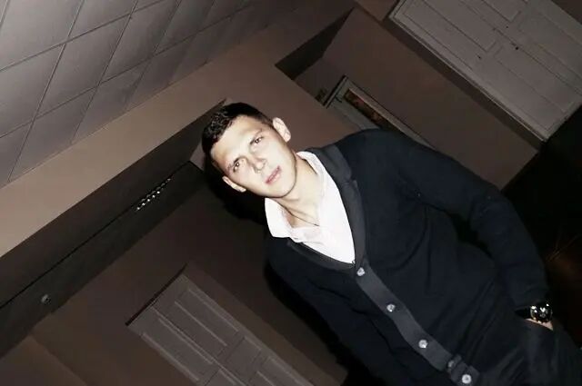  37751180  Andrey, 31 ,    