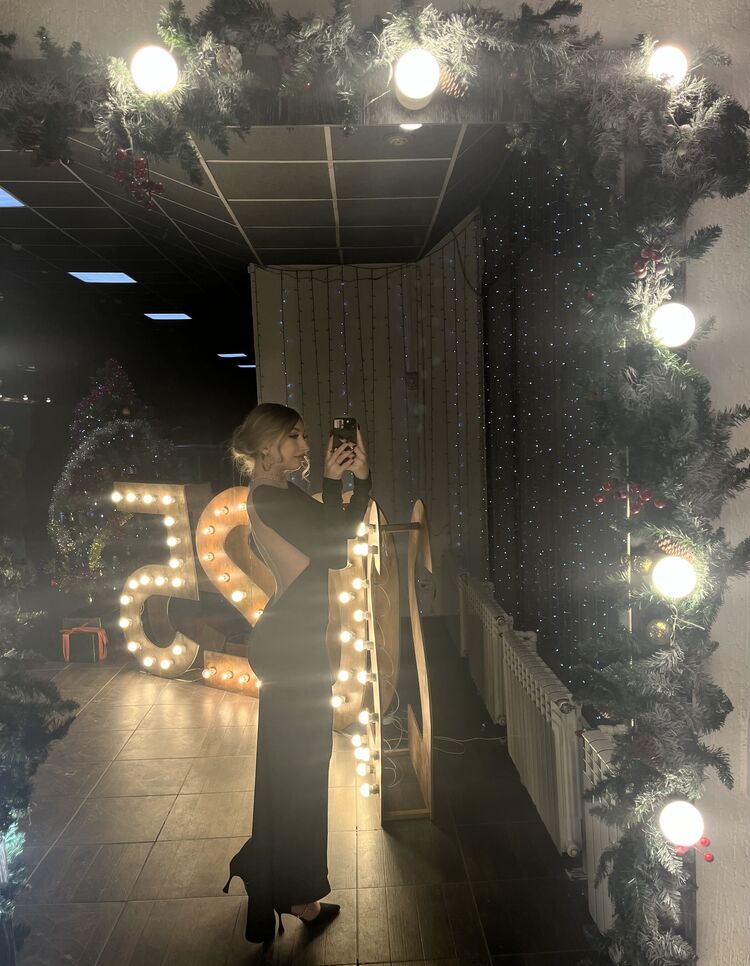  49268330  , 21 ,    