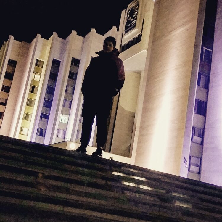  15085490  Roman, 28 ,    