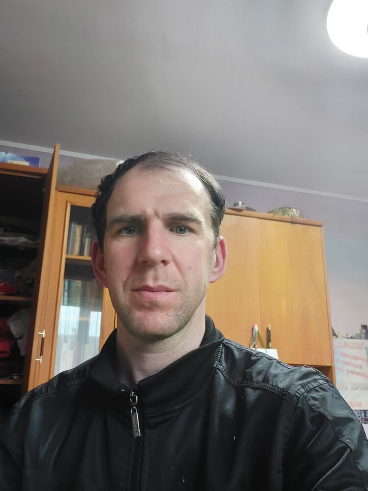  51176450  Vladimir, 34 ,    