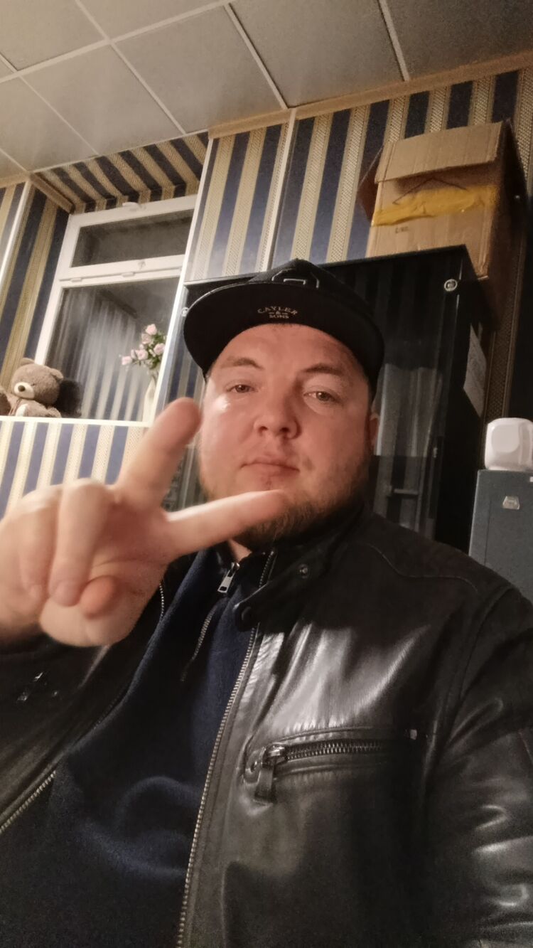  53779340  , 37 ,    