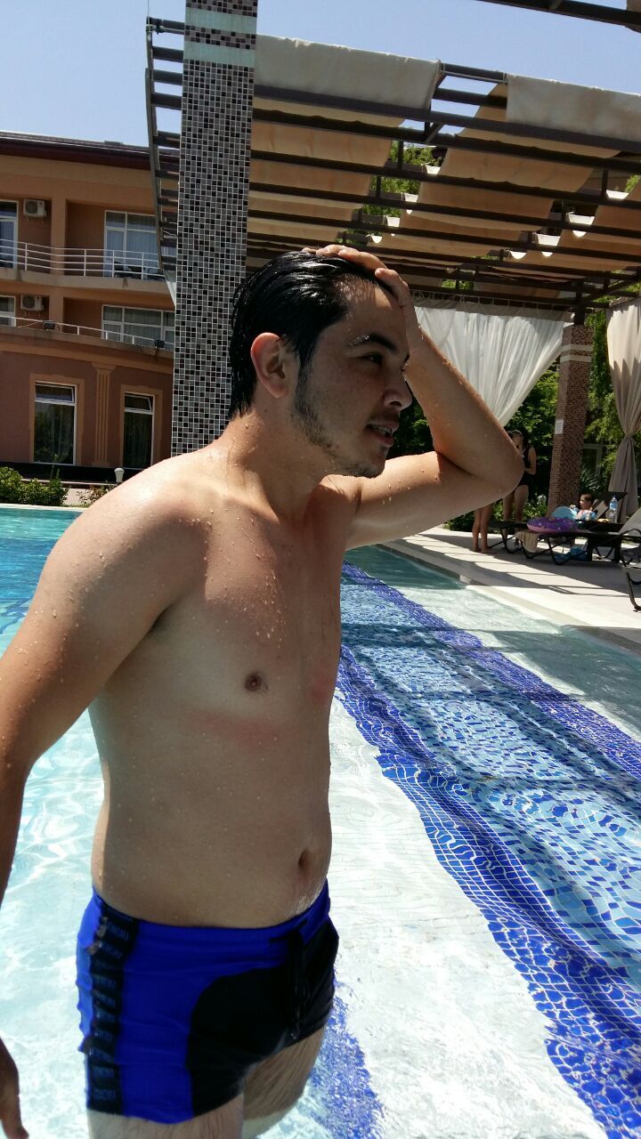  34479330  Malik, 27 ,    