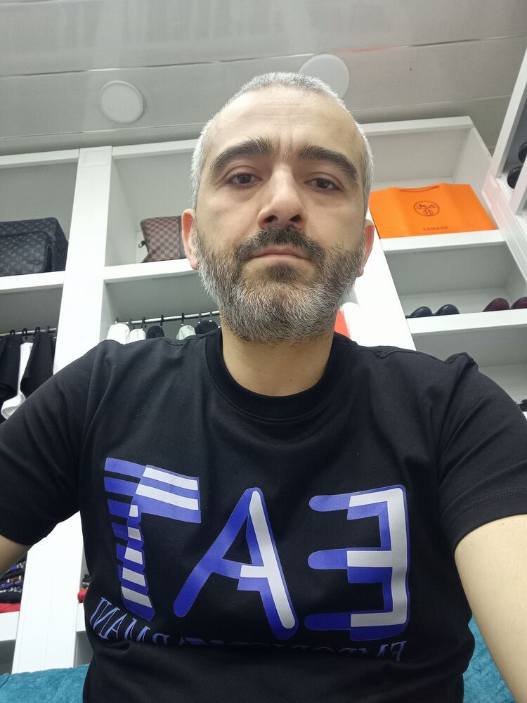  43934960  Elik, 42 ,    