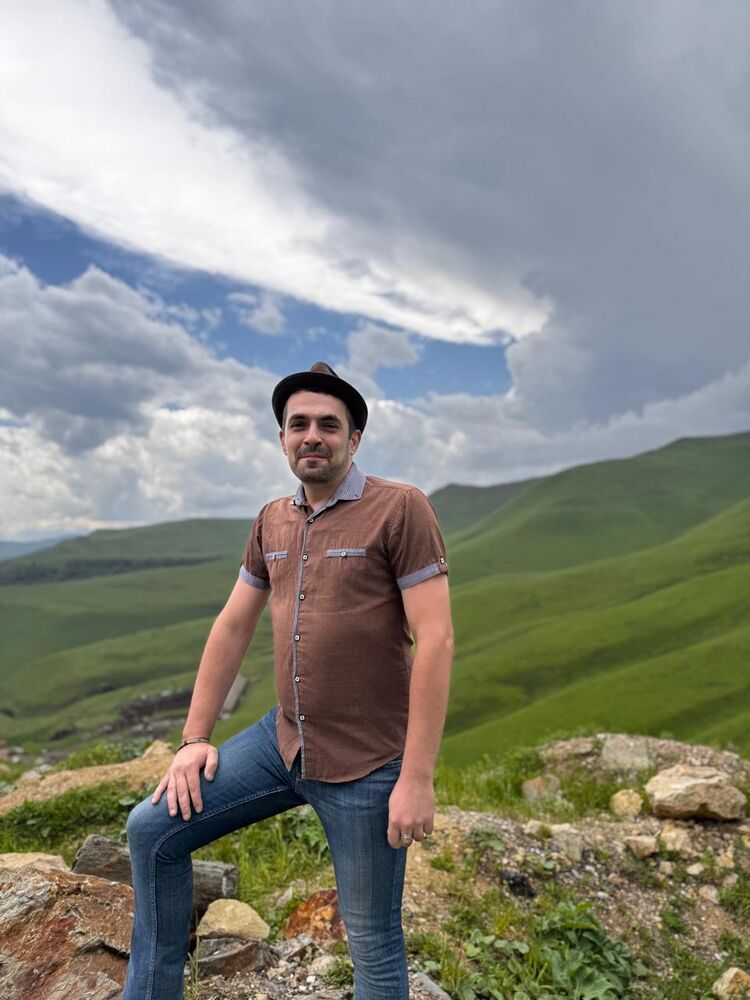  53249460  , 35 ,    Novy