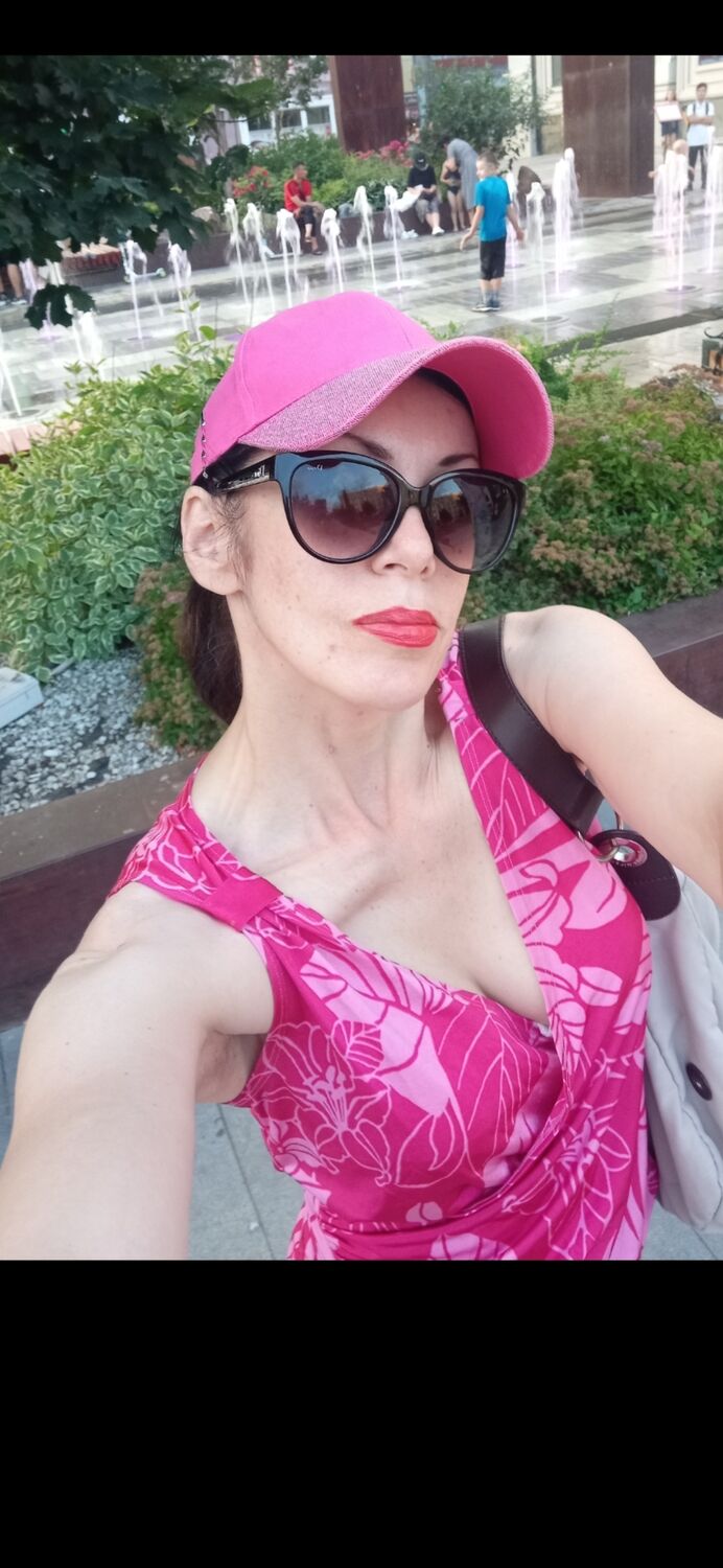  ,   Dasha, 44 ,   c 