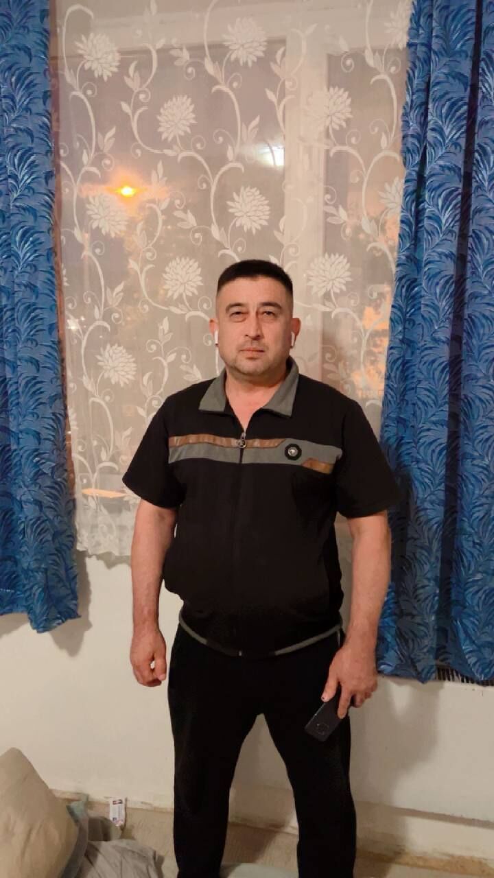  47982440  Siroch, 45 ,    