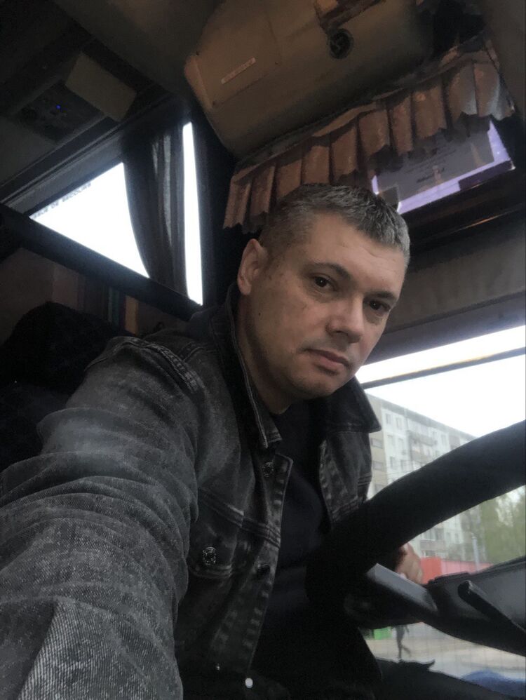  46604870  Alecsandr, 46 ,    