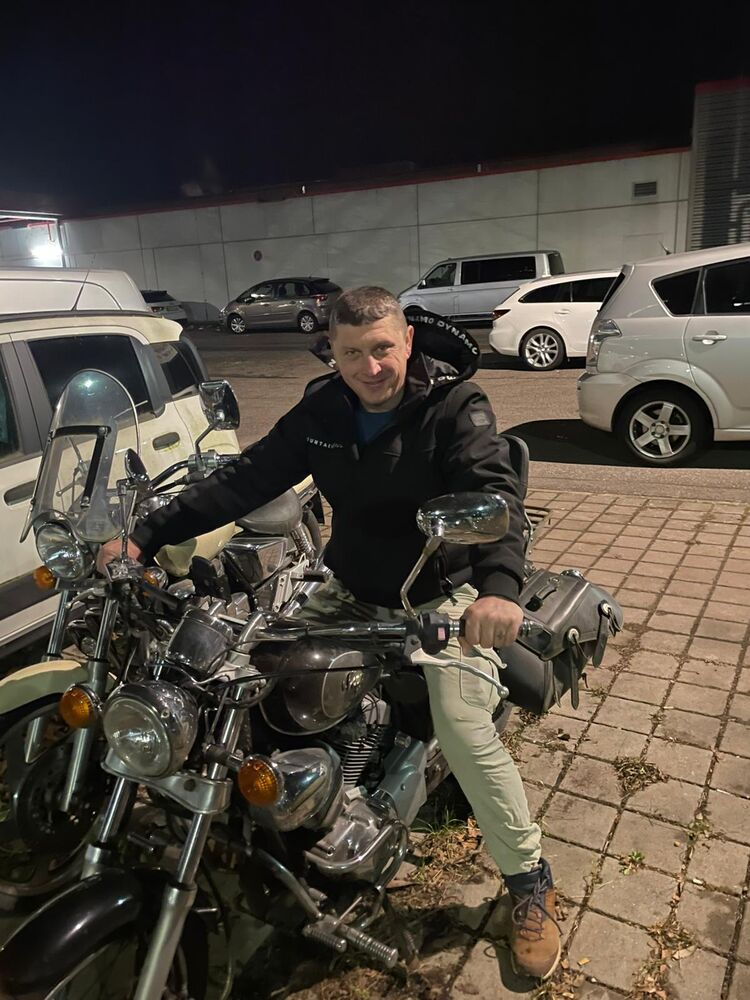  48817370  Volodymyr, 49 ,    Germersheim