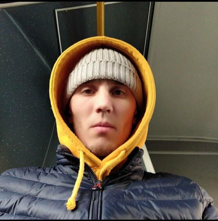  22978590  , 30 ,     