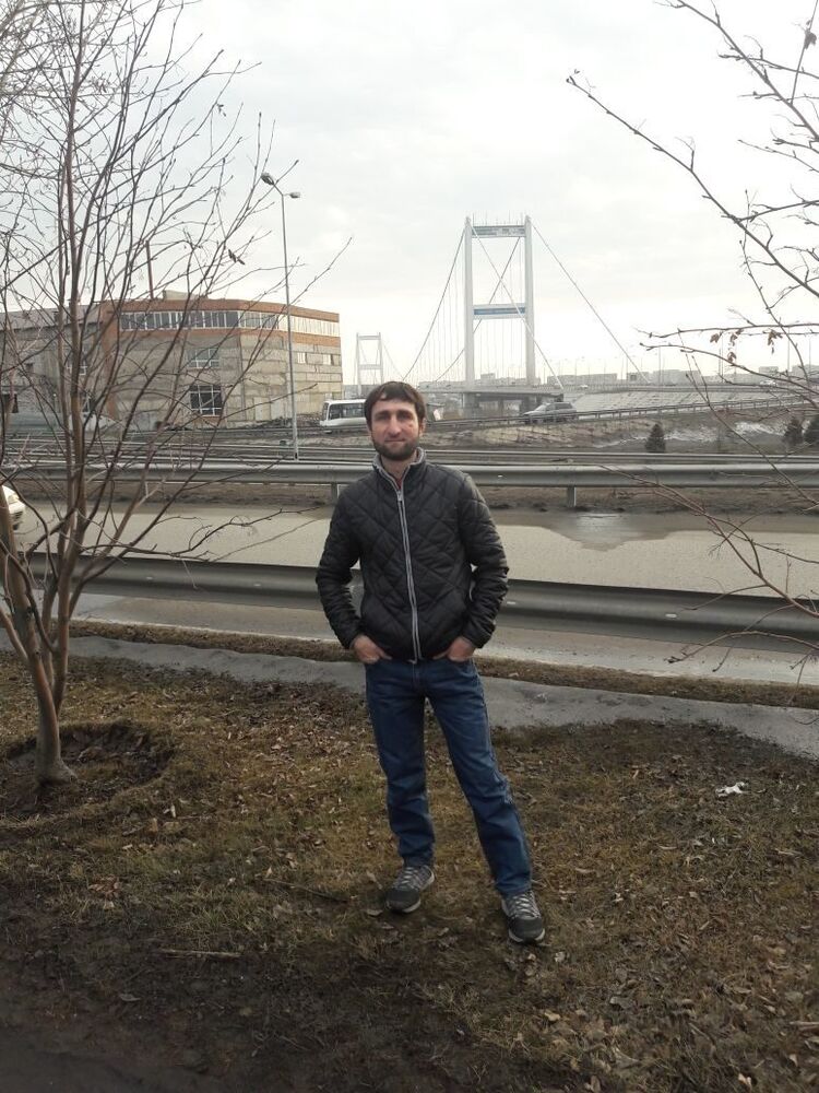  29532920  Rustam, 47 ,    