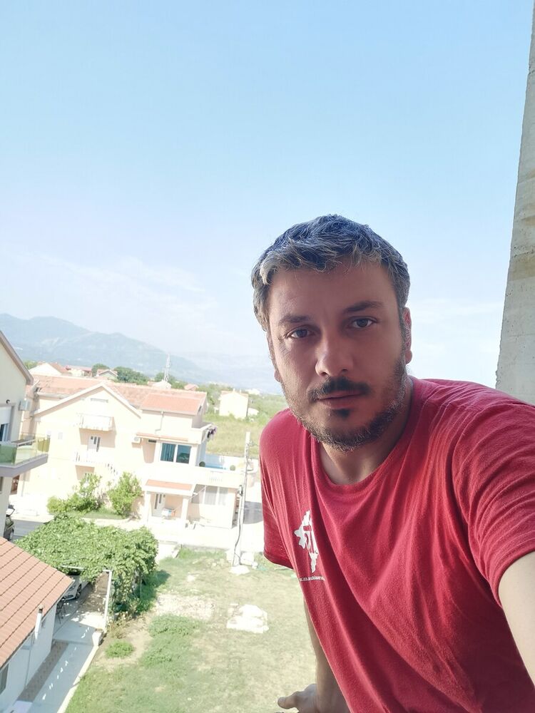  21240850  Vesko, 43 ,    Podgorica