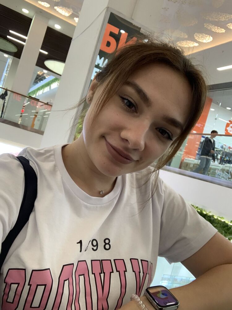  ,   Kate Rina, 27 ,  