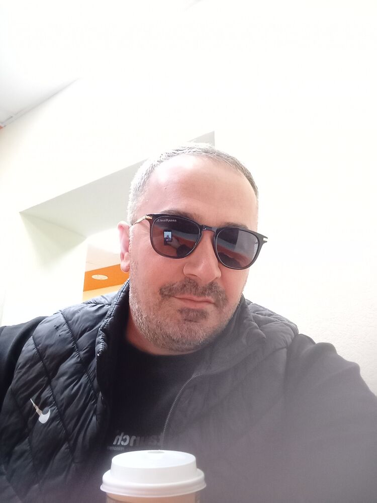  54594870  Nika, 40 ,    