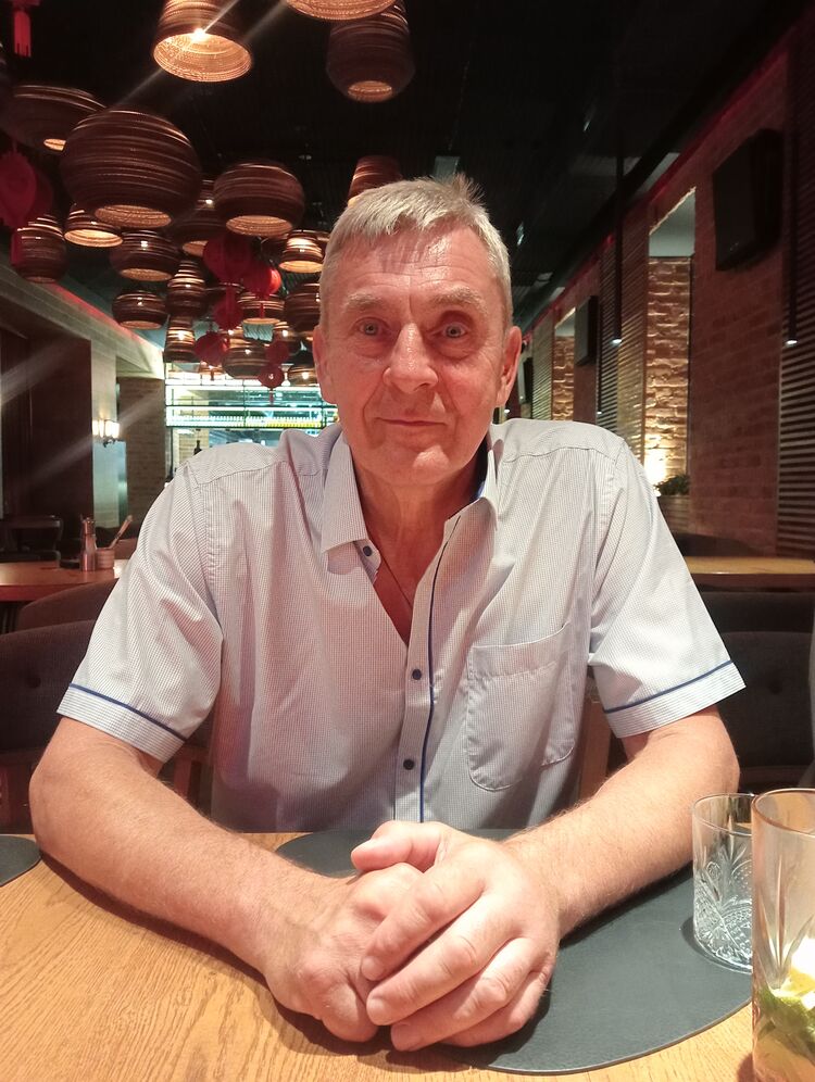  51482410  Vyacheslav, 58 ,    