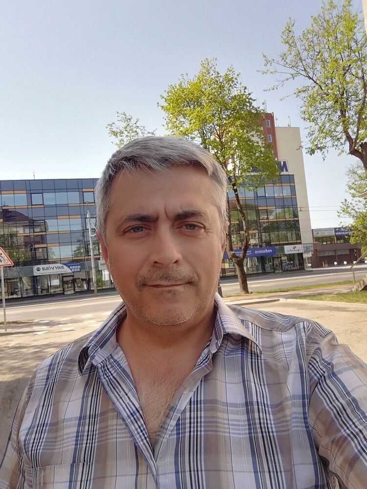  15972610  Oleg, 56 ,    