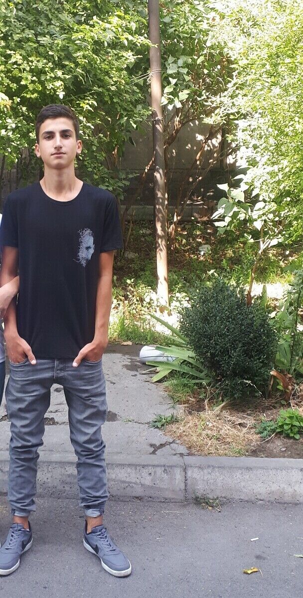  21367990  Mika, 23 ,    