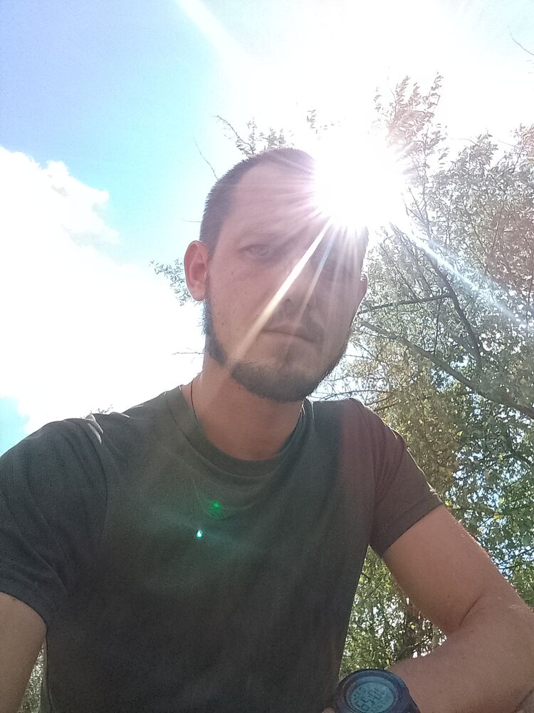  44884810  , 27 ,    