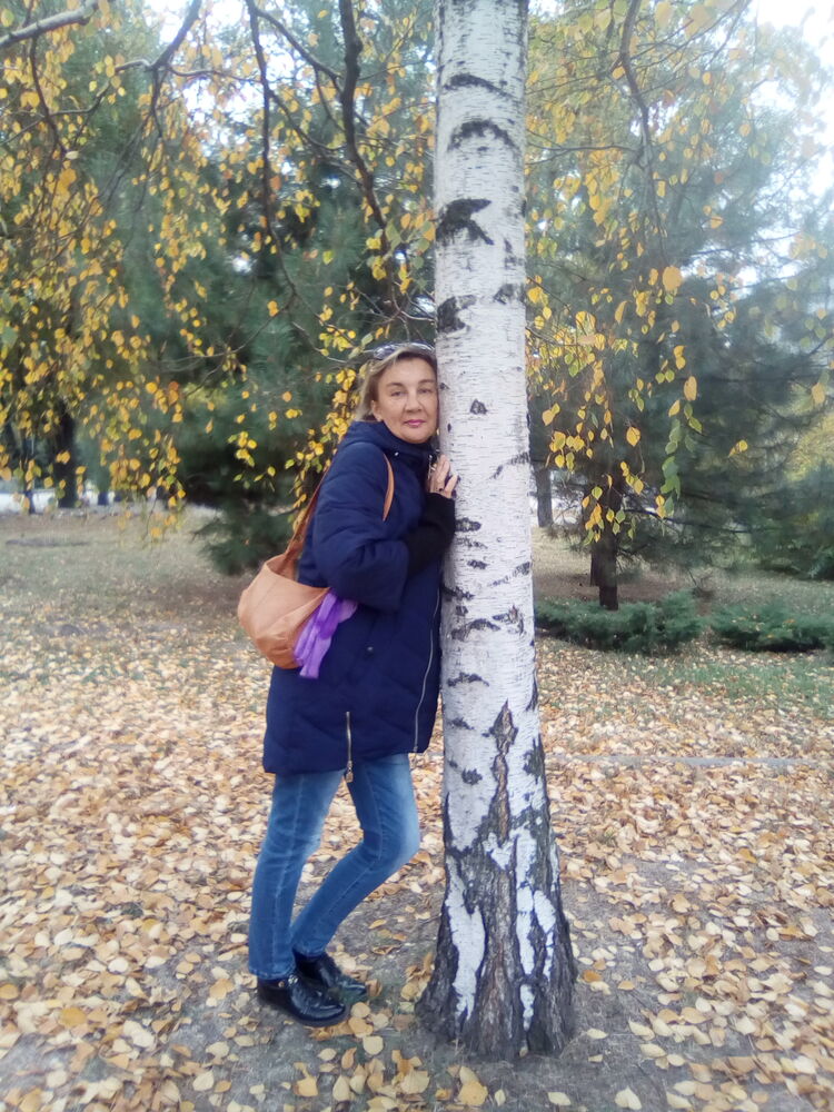  24894770  Elena, 51 ,    