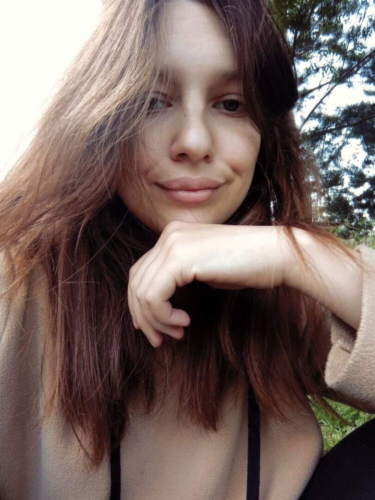  ,   Anna, 28 ,   c 
