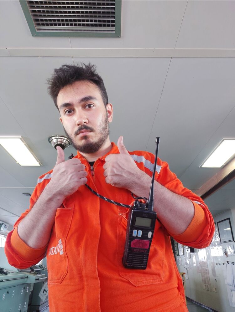  48492000  Emir Sezer, 23 ,    