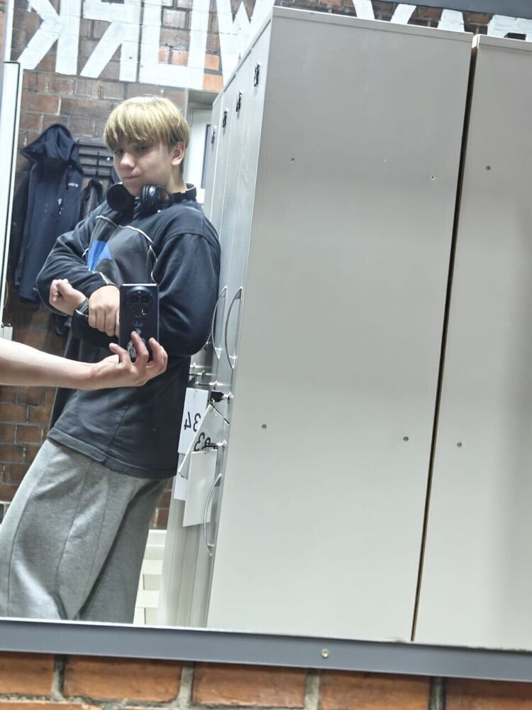 ���� 54663110 ����� ˸��, 18 ���, ���� ���������� � �������