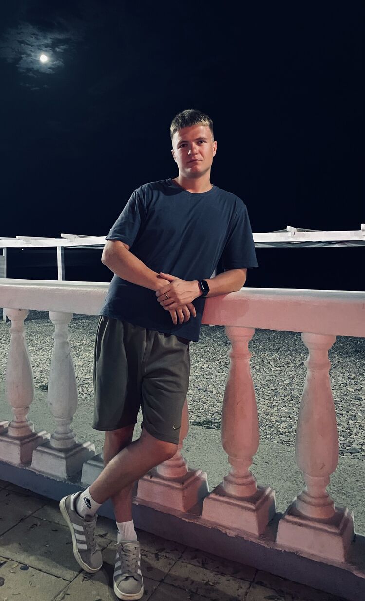  53013190  Aleksey, 22 ,     