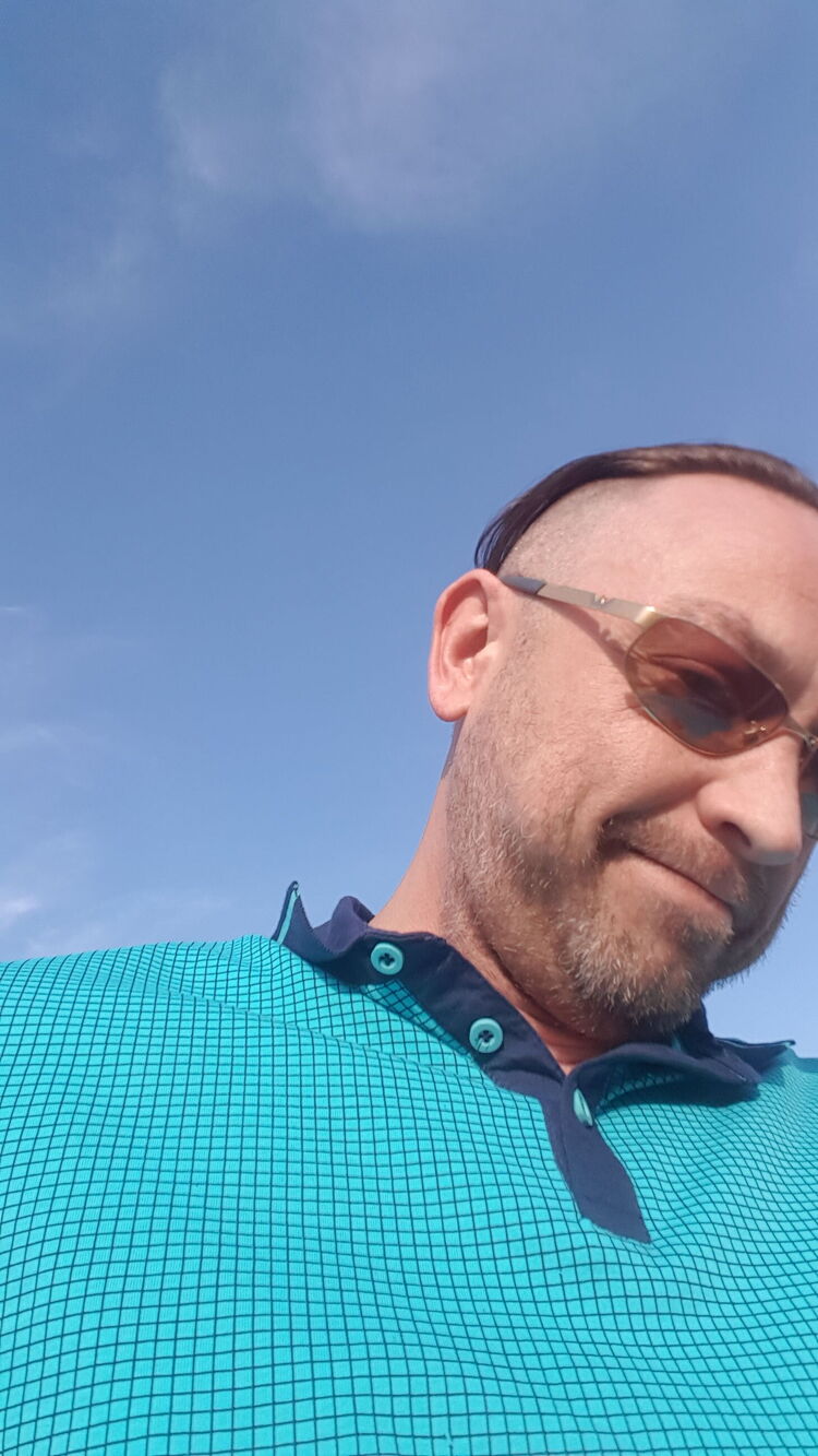  24595840  Aleksandr, 46 ,    